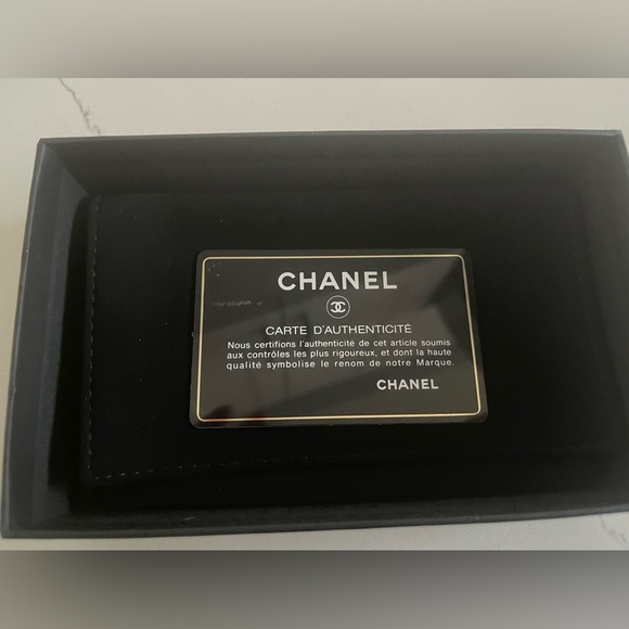 Chanel lambskin quilted zip around wallet - Picture 3 of 6